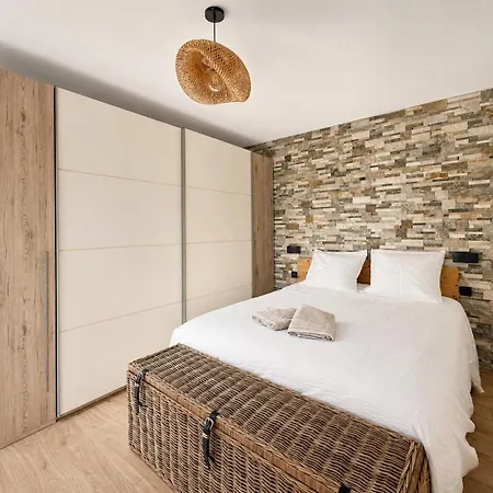 Aix-les-bains, 64m2 Clim, Balcon, 2 Min Gare